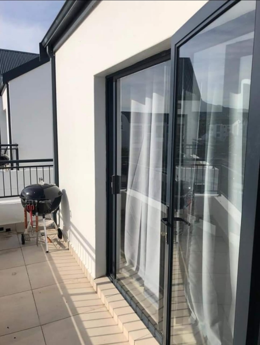 To Let 1 Bedroom Property for Rent in De Velde Western Cape